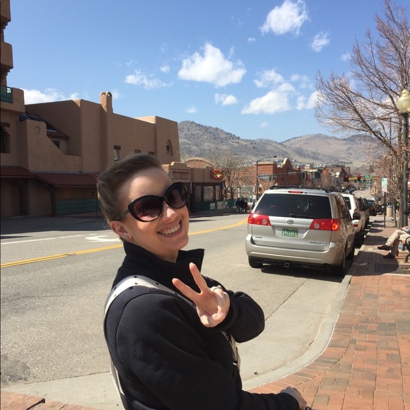 Welcome to my closet! - Picture 3 of 5